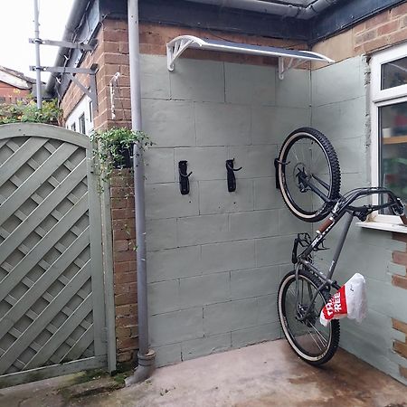 Sunset Guest House Hunstanton Exterior foto A bicycle shower