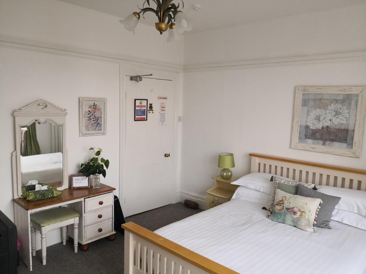 Sunset Guest House Hunstanton Exterior foto A bedroom at the hotel