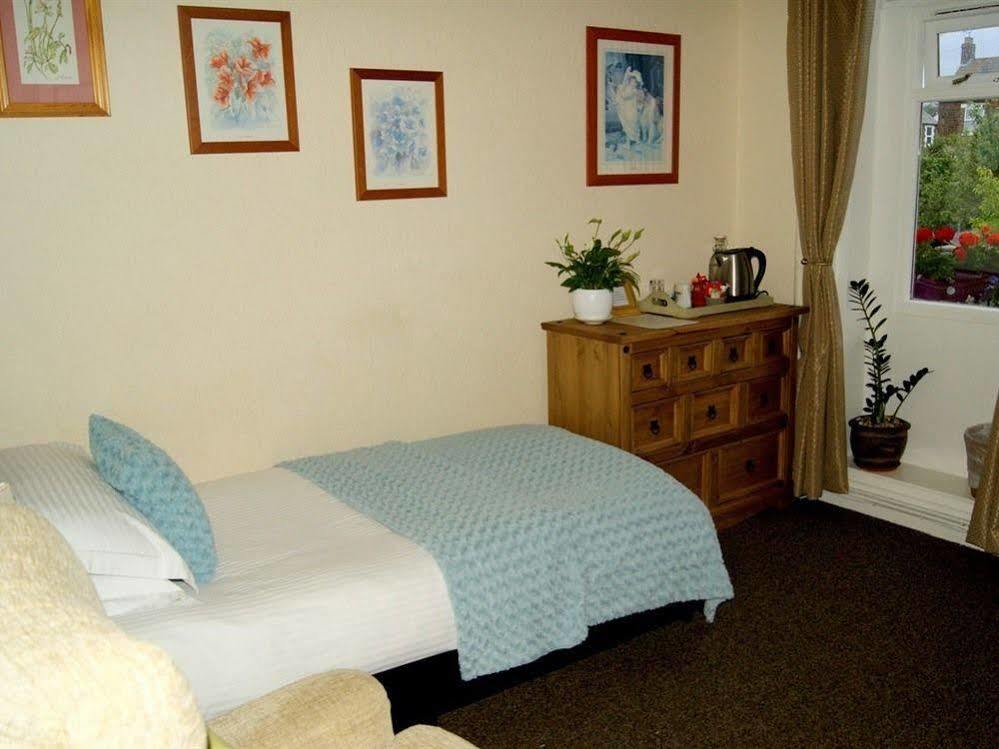 Sunset Guest House Hunstanton Exterior foto A typical bedroom at the centre